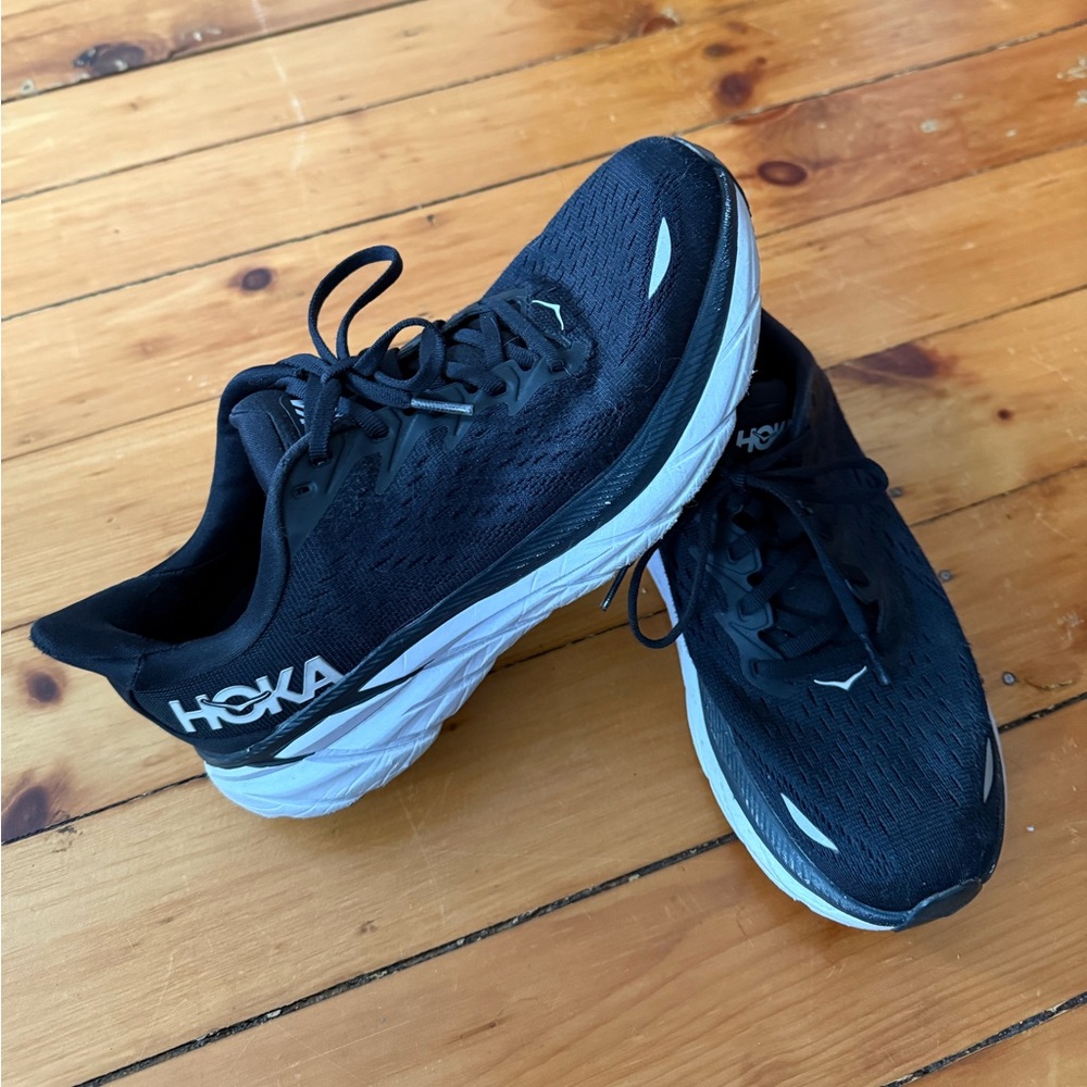 Hoka One One Clifton 8 size 8B women’s